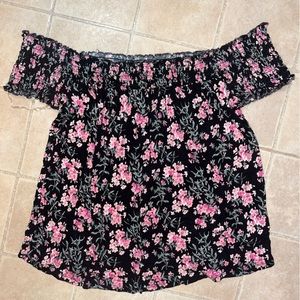 American eagle floral print of the shoulder top